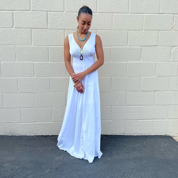 Vintage 1970s White Polyester V Neck Maxi Dress XS S - Picture 5 of 8
